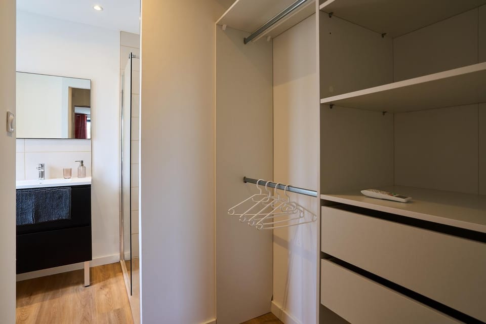 Bathroom, wardrobe
