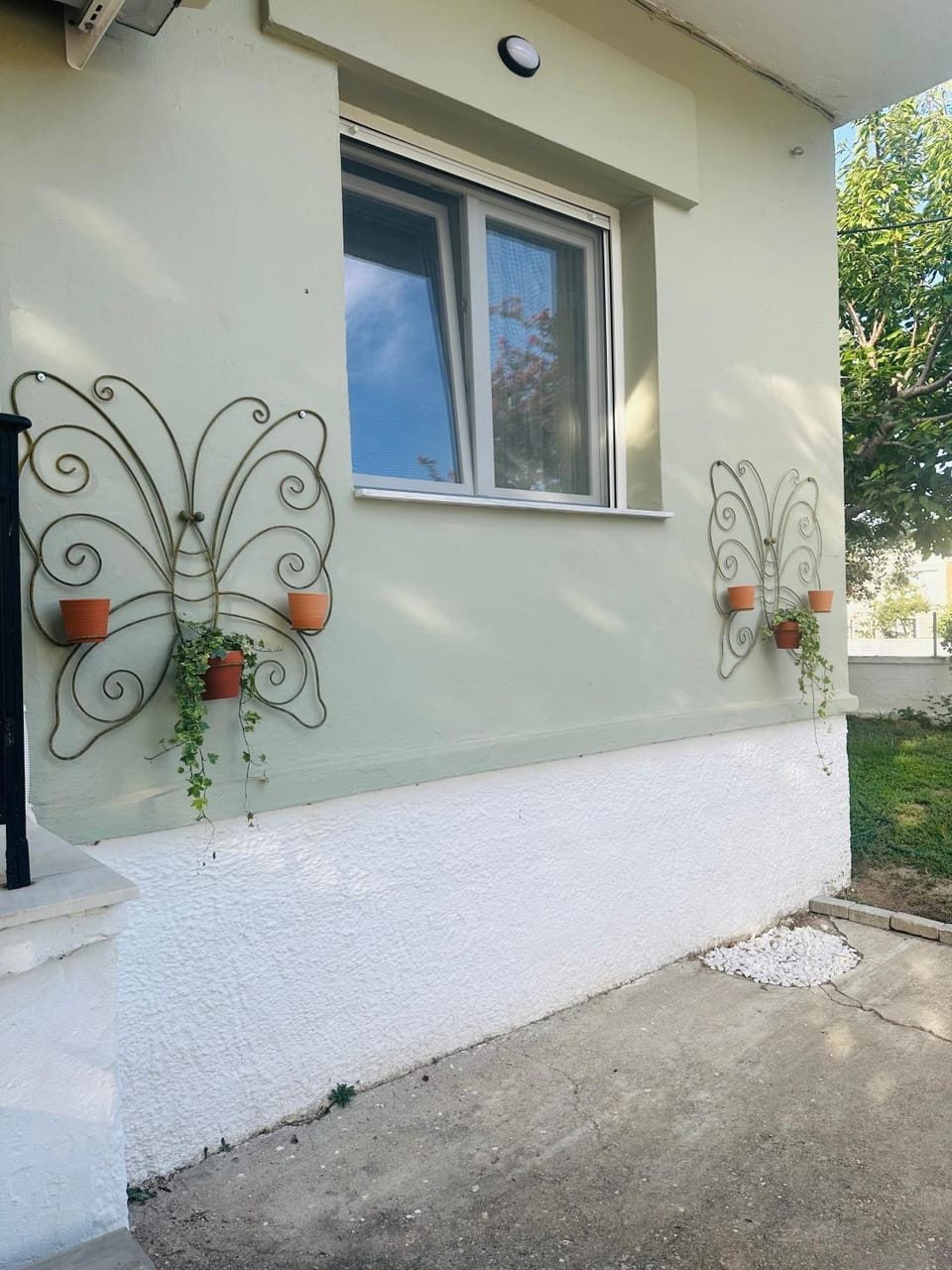 Property building, Day, Garden, Garden view