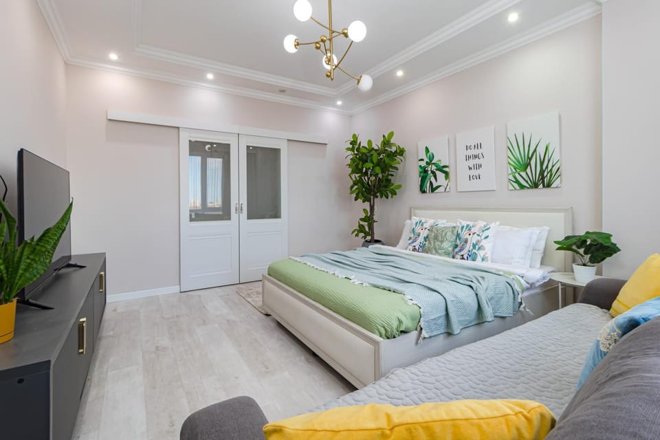 Bed, TV and multimedia, Living room
