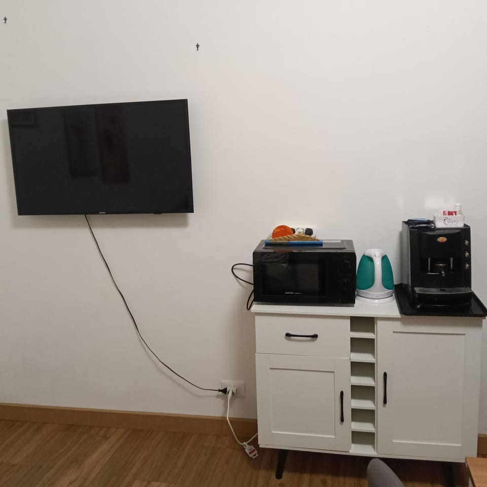 TV and multimedia, Coffee/tea facilities, Kitchen or kitchenette, minibar