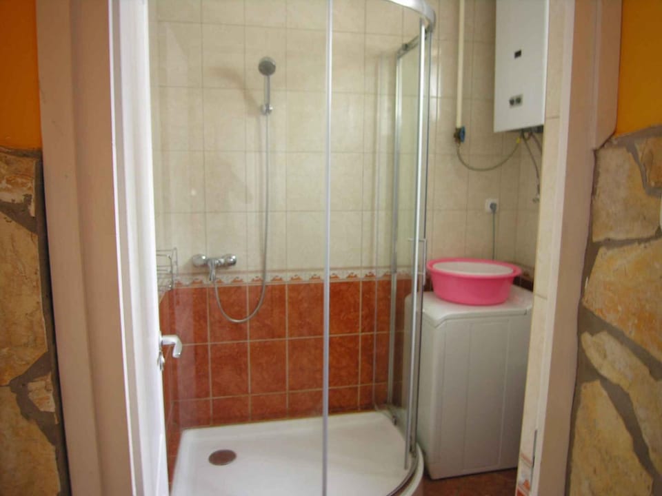 Shower, Bathroom, washing machine