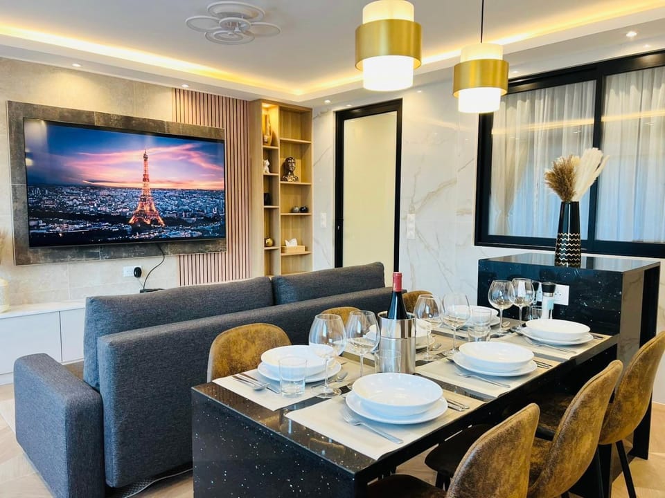 TV and multimedia, Dining area