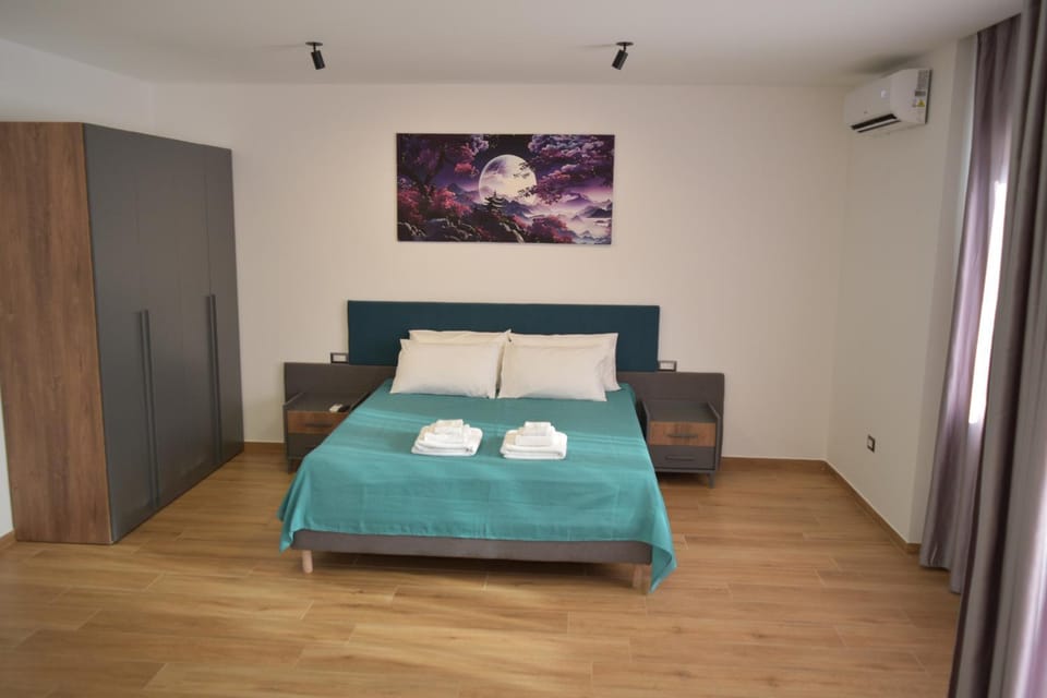 Bed, Photo of the whole room, Bedroom, towels, wardrobe