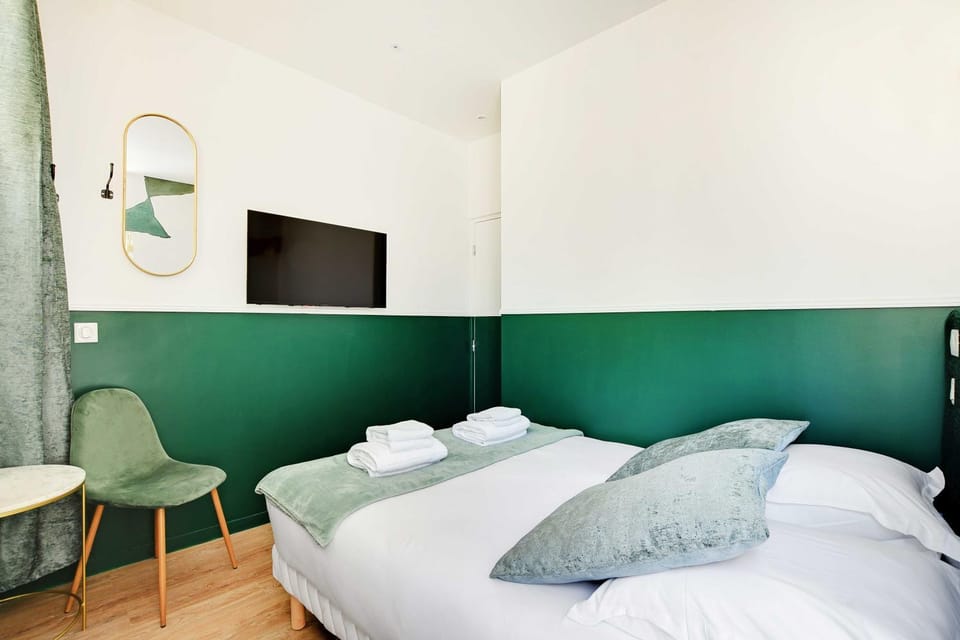 Bed, TV and multimedia