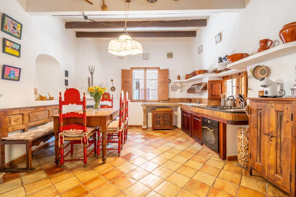 Property building, Kitchen or kitchenette, Living room