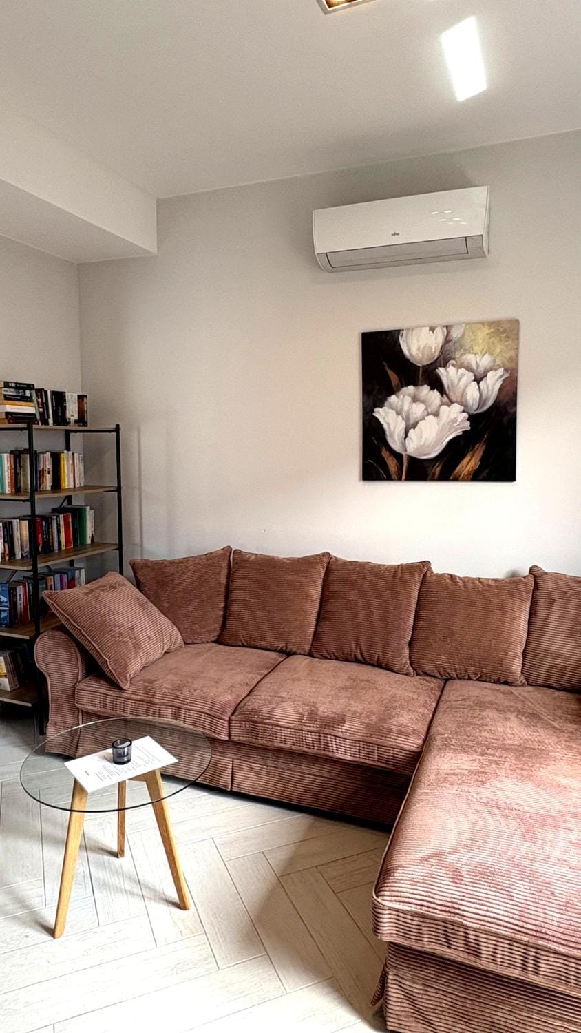 Library, Living room, Seating area, air conditioner