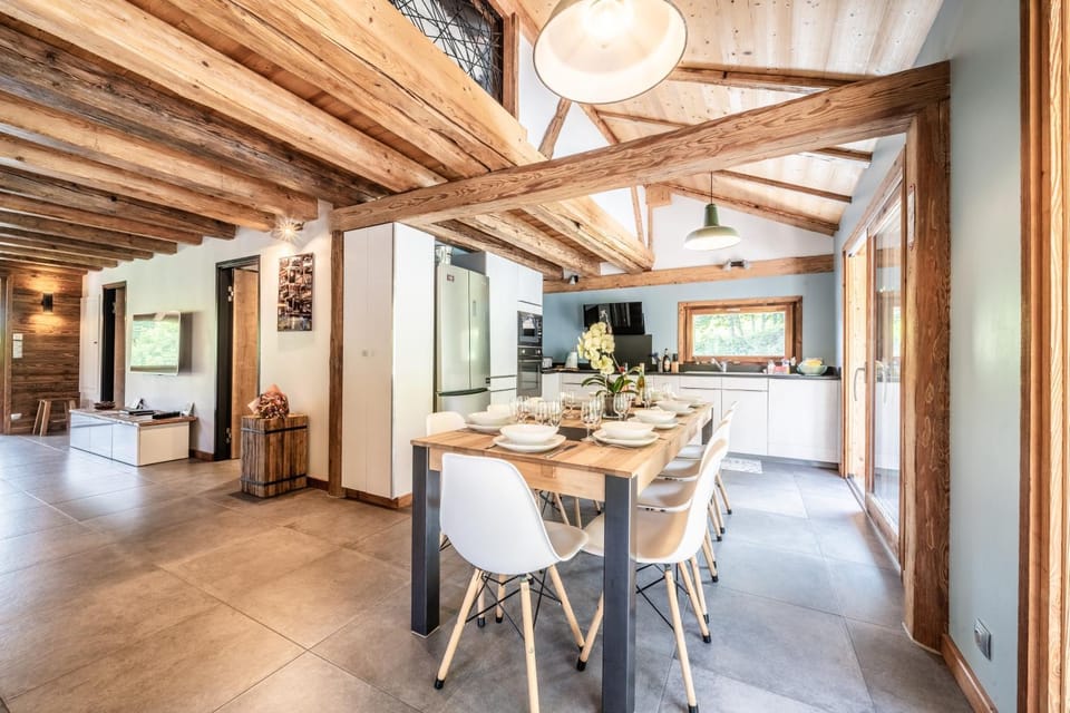 Property building, Kitchen or kitchenette, Living room