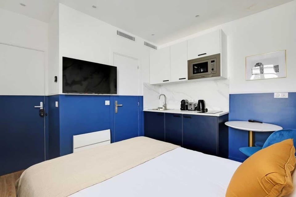 Modern Sutdio for 2 with A-C - Near Montmartre Apartment in Paris