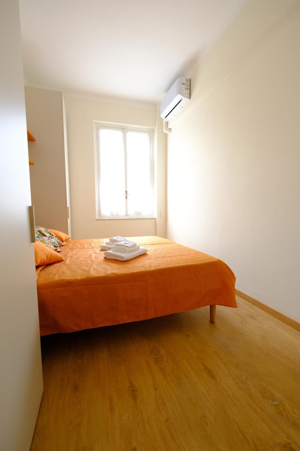 Bed, Photo of the whole room, Bedroom, towels, air conditioner