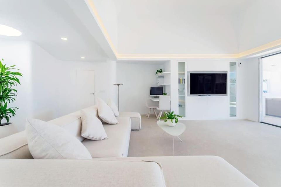 Ocean Bliss Beautiful Villa with Pool and Sea Views Villa in Costa Teguise