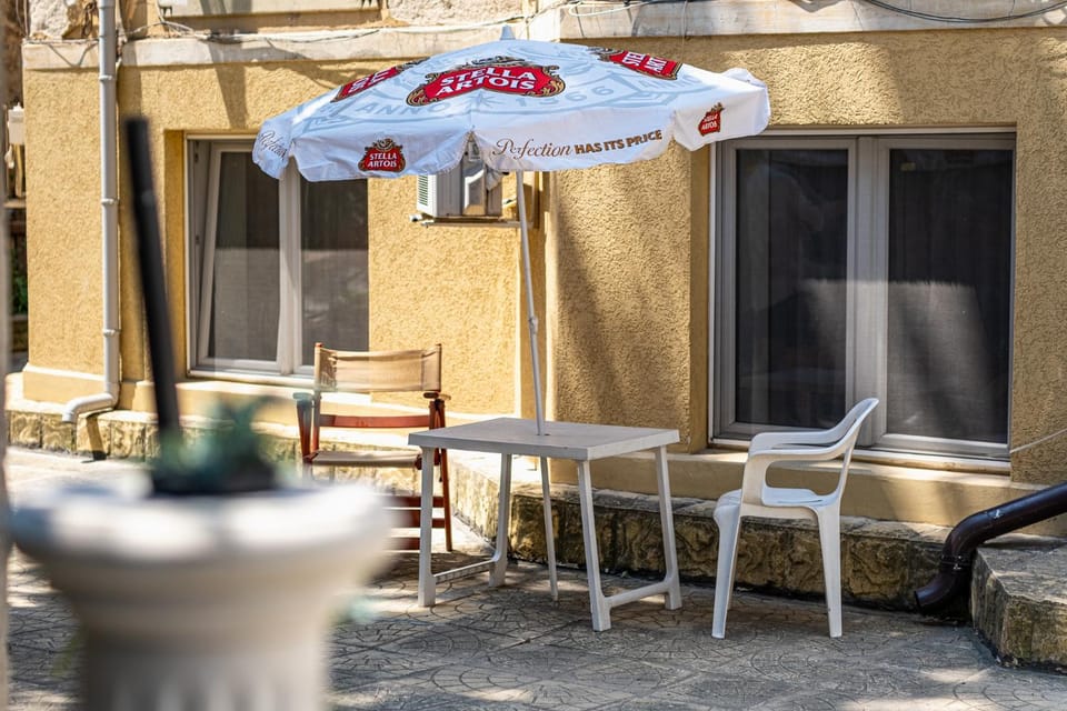 Patio, Day, Seating area