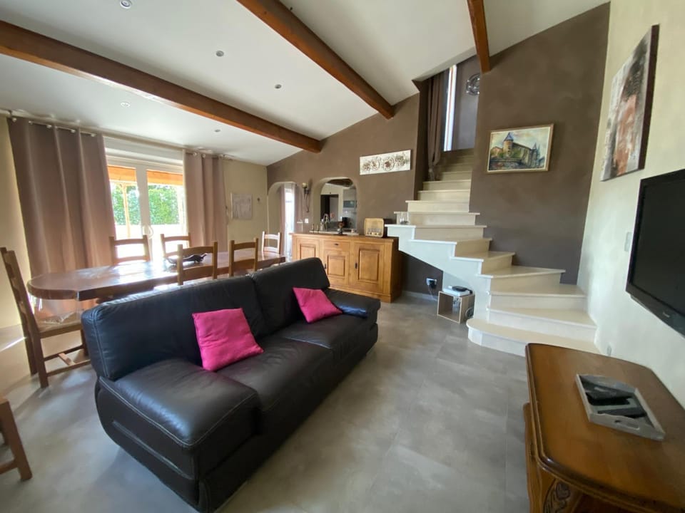 Maison avec grande terrasse House in Occitanie