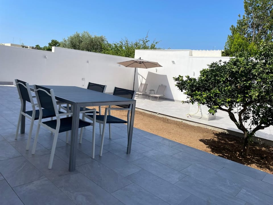 Sunrise Apartments Bed and Breakfast in Pulsano