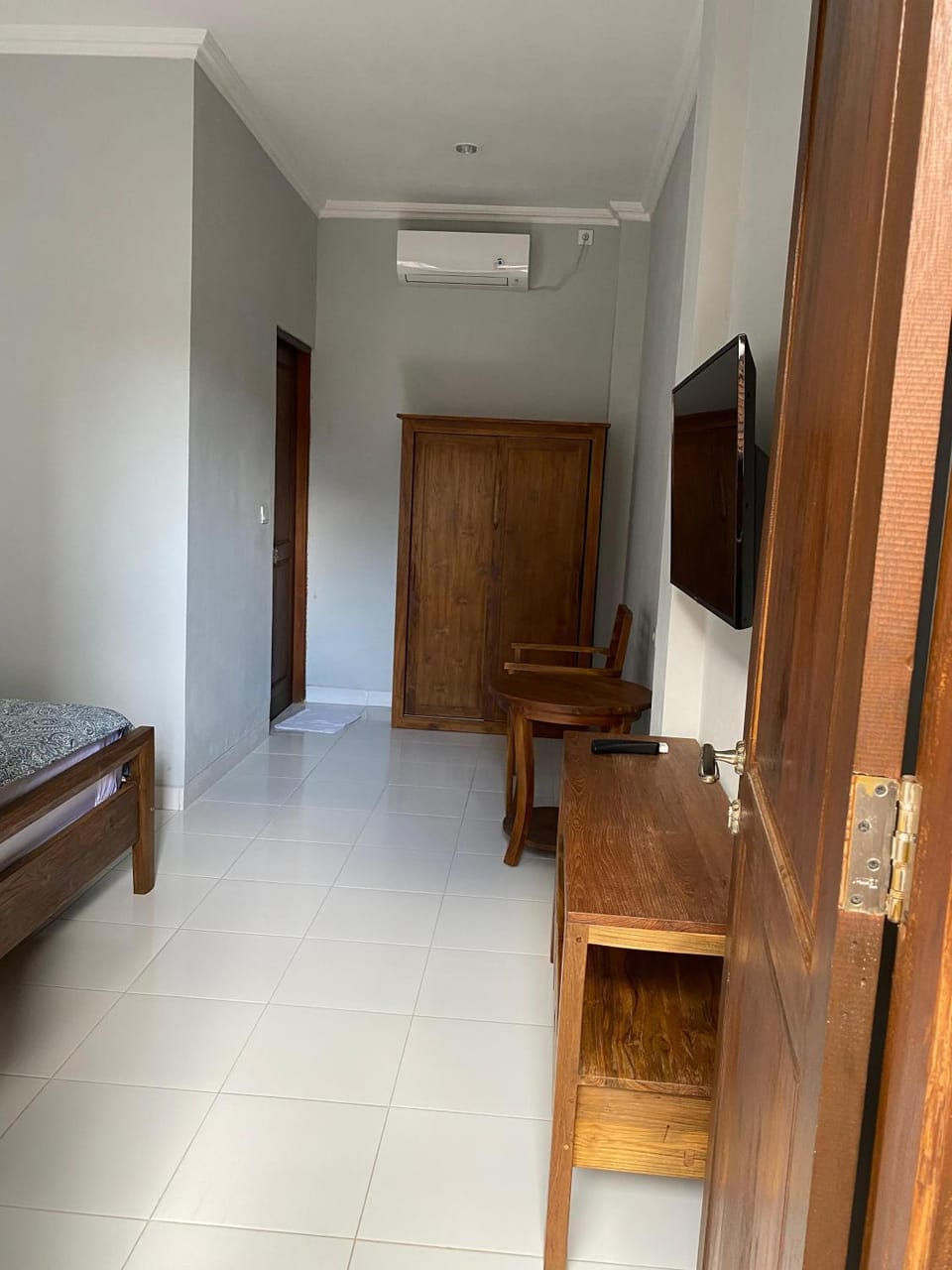 TV and multimedia, Photo of the whole room, Seating area, Bedroom, wardrobe