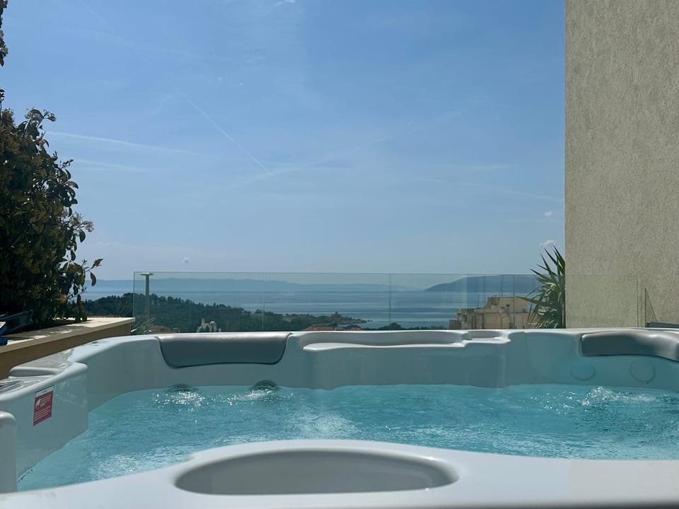 Natural landscape, Garden, Hot Tub, Balcony/Terrace, Pool view, Sea view, Swimming pool