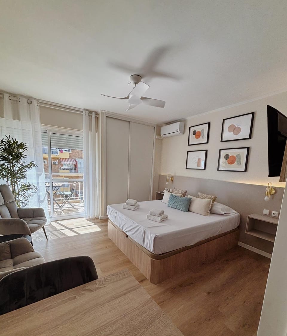 Bed, Living room, Photo of the whole room