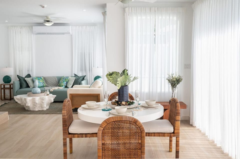 Living room, Dining area