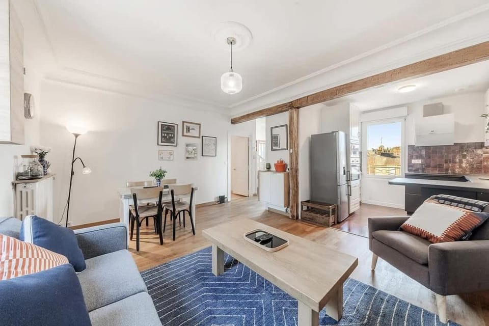 TV and multimedia, Kitchen or kitchenette, Living room, Dining area