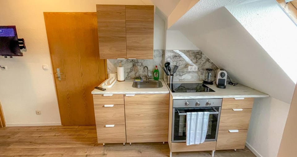 Coffee/tea facilities, Kitchen or kitchenette, pet friendly, stove