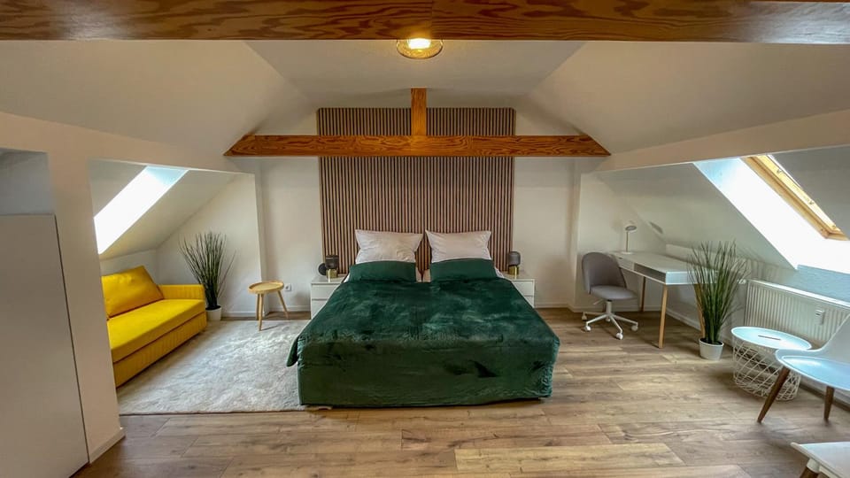 Bed, Living room, Photo of the whole room, Bedroom