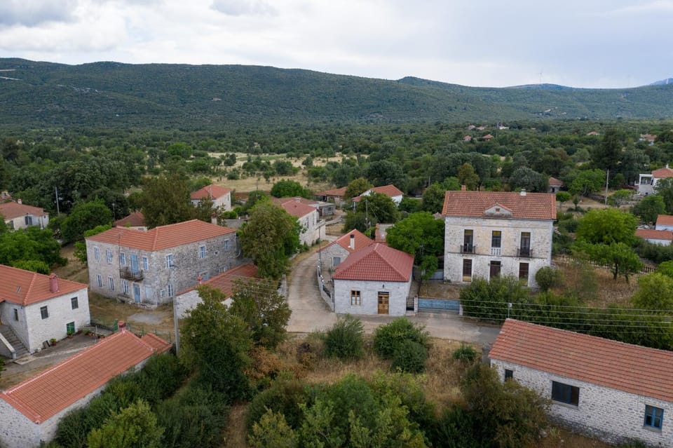 Property building, Day, Neighbourhood, Natural landscape, Bird's eye view, City view, Landmark view, Mountain view, Street view