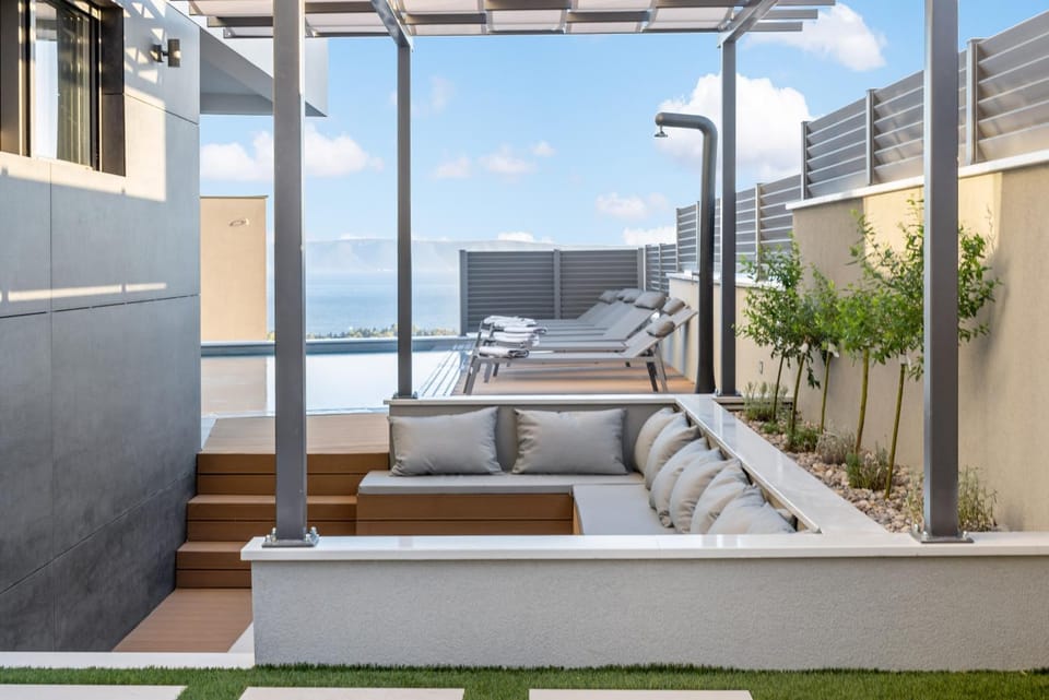 Patio, Swimming pool