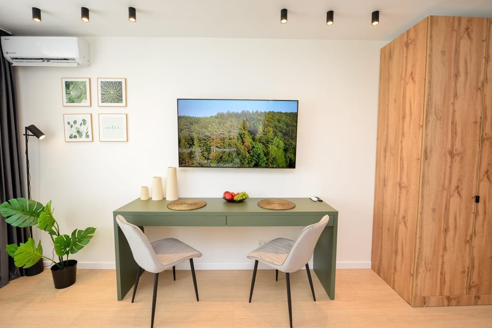 TV and multimedia, Dining area, wardrobe