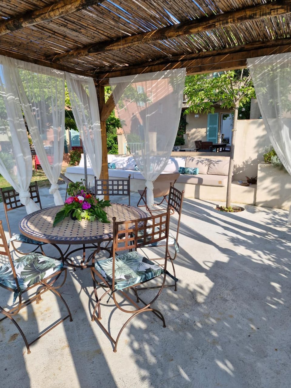 BBQ facilities, Garden, Balcony/Terrace