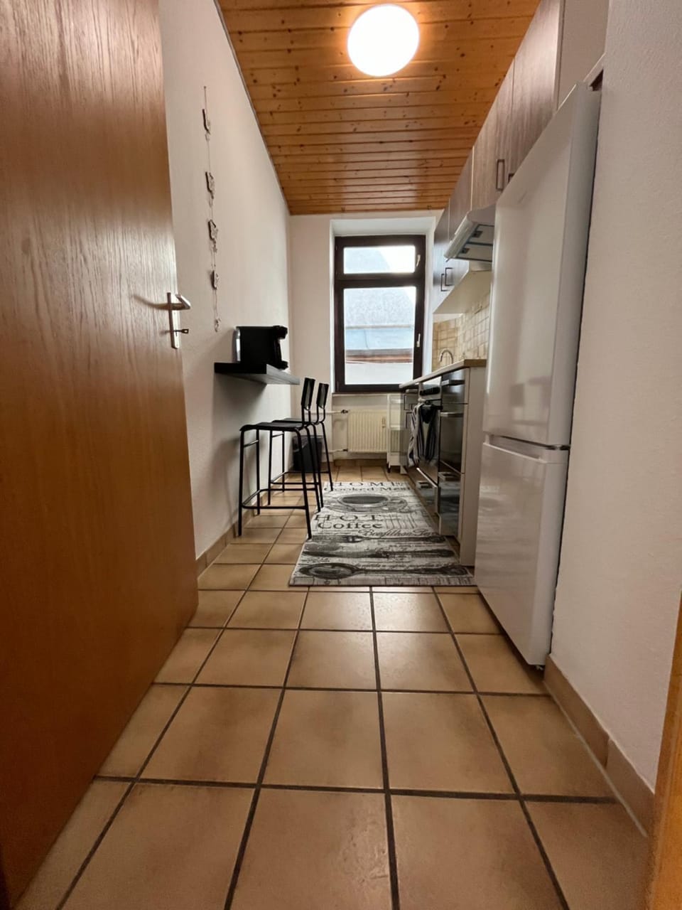 Kitchen or kitchenette, Dining area, minibar, oven, stove