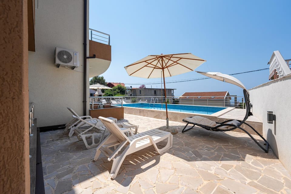 View (from property/room), Balcony/Terrace, Swimming pool