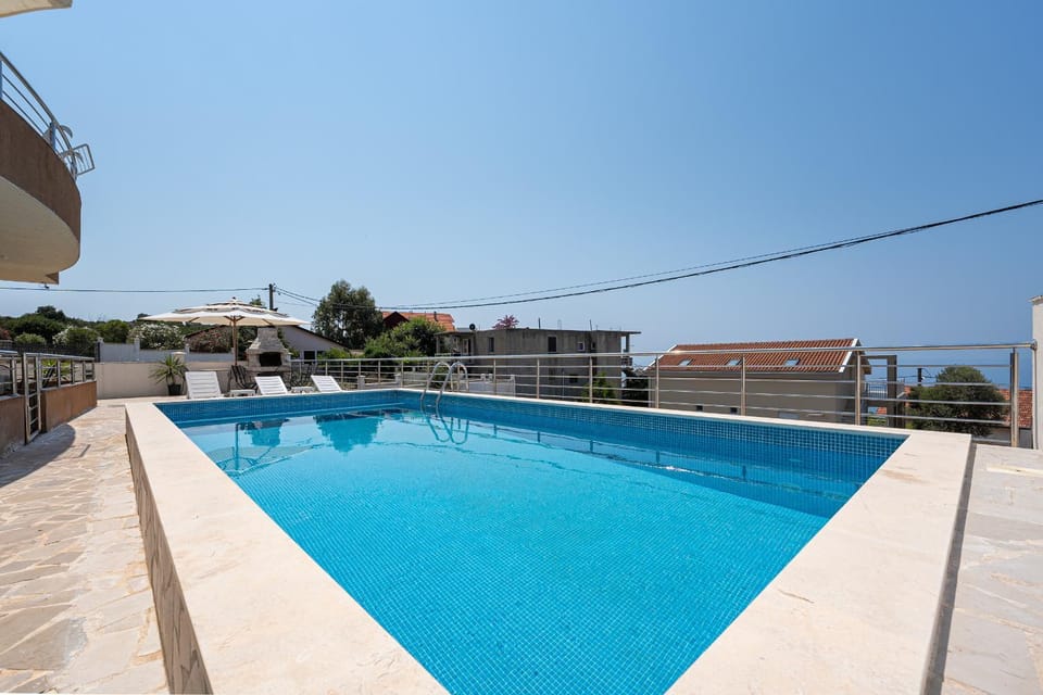 Pool view, Swimming pool, sunbed