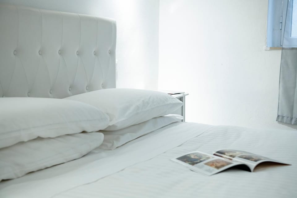 Bed, Photo of the whole room, towels