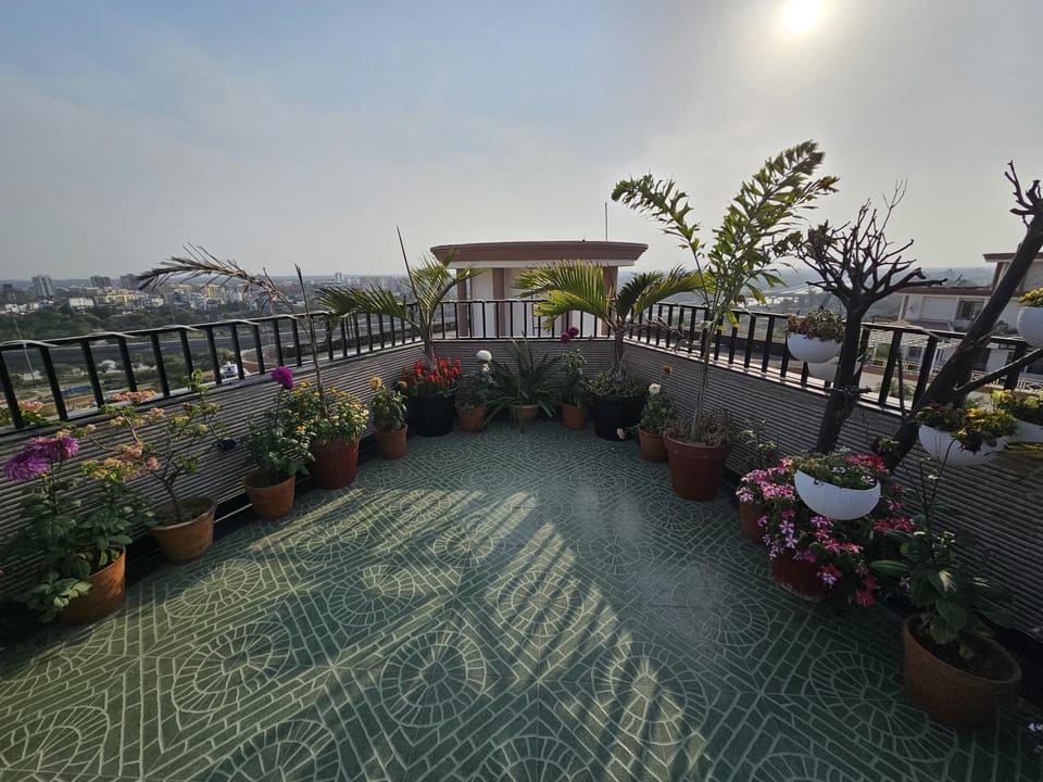Riverfront Penthouse Studio with Spacious Terrace House in Lucknow