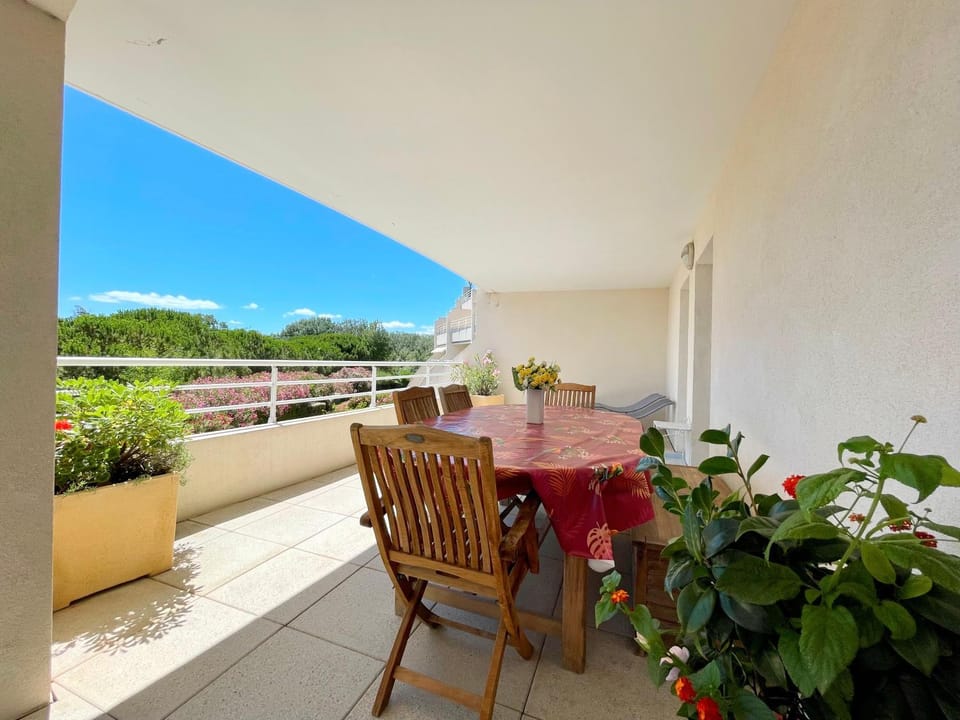 Patio, Day, View (from property/room), Balcony/Terrace