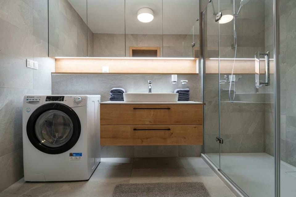 Shower, Bathroom, washing machine