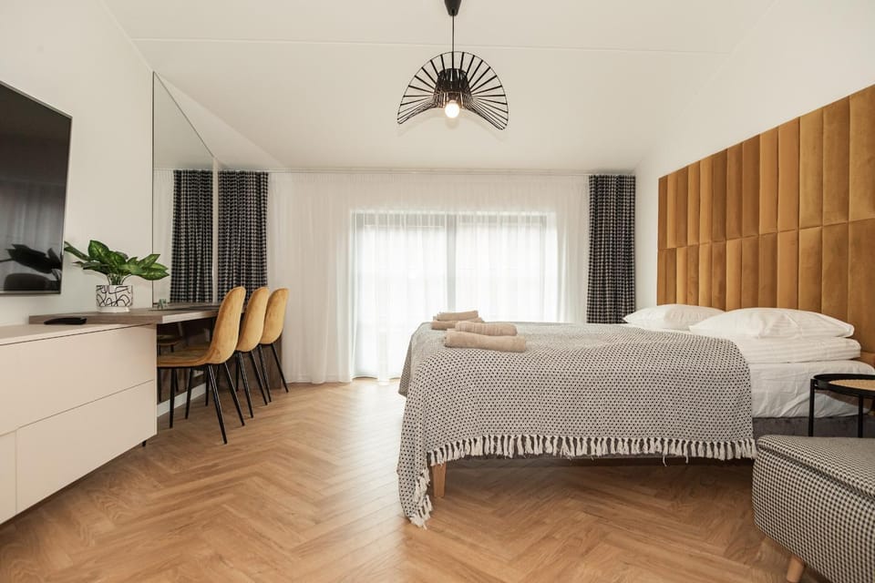 Bed, Living room, Seating area