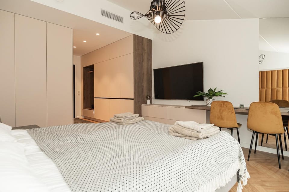 Photo of the whole room, Seating area