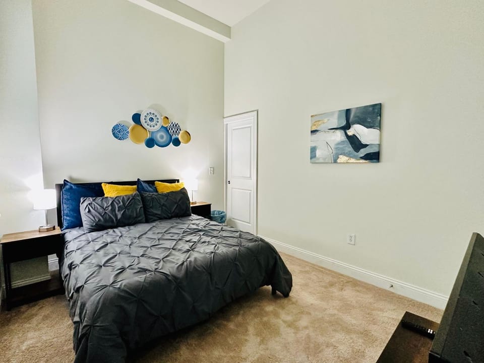 Two Bedroom Game Day Suite with 100 Projector TV Apartment in Indianapolis