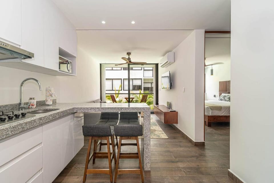 Kitchen or kitchenette
