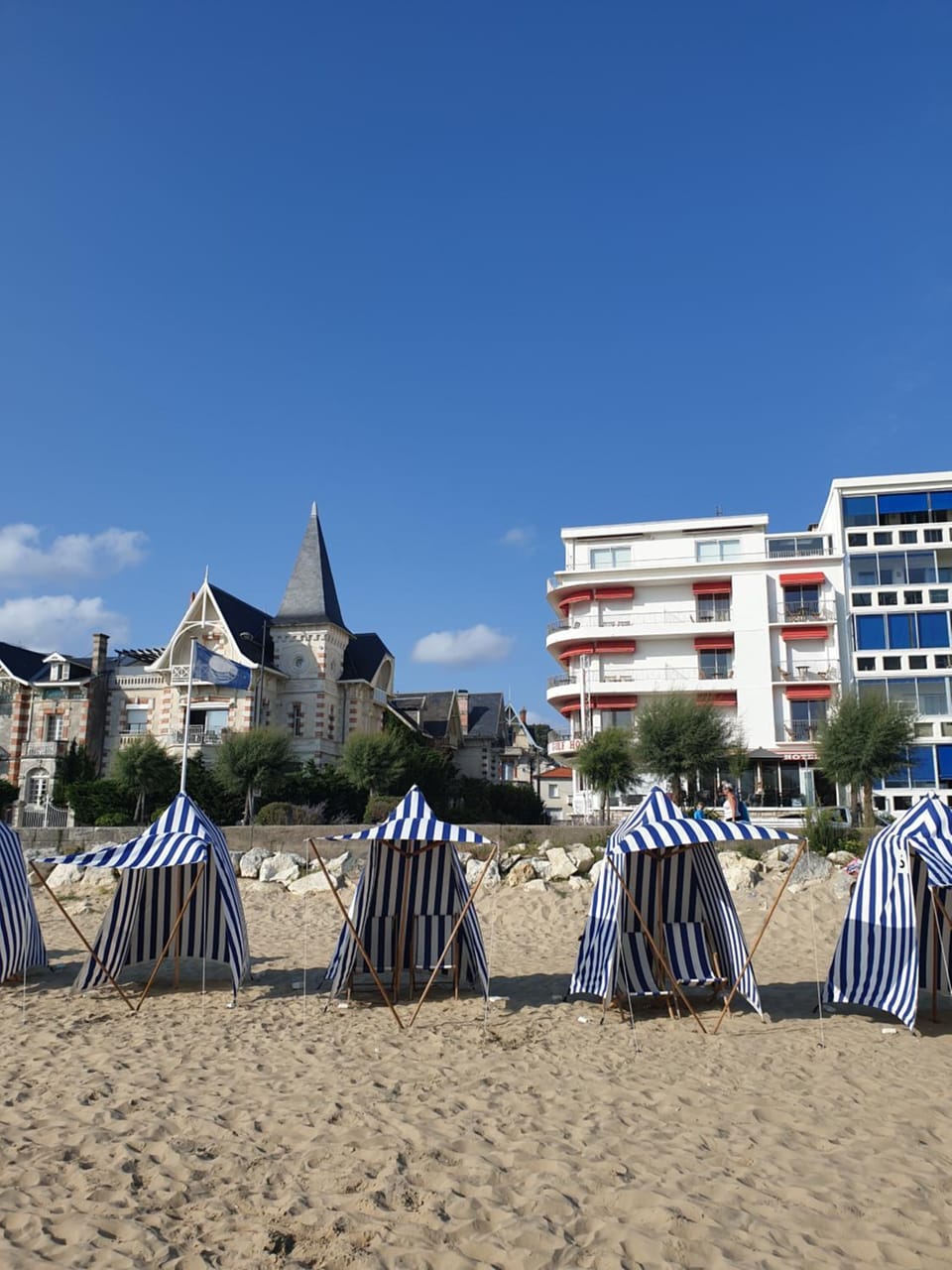 Beach, Text overlay, sunbed