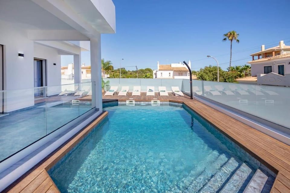 Day, Pool view, Swimming pool, sunbed