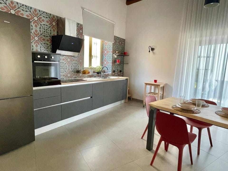 Bivano Sotto il Fortino, 110 m2 di spazio e luce House in Catania