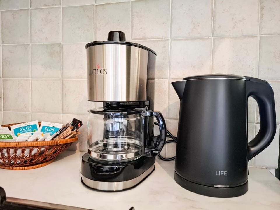 Coffee/tea facilities, Kitchen or kitchenette