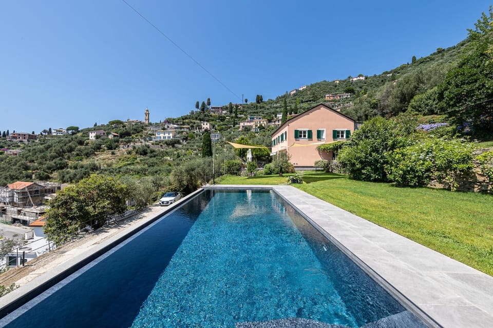 Day, Swimming pool