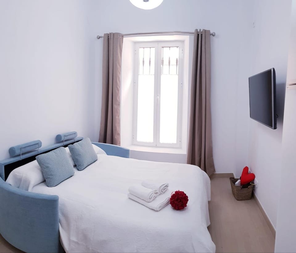 Bed, Living room