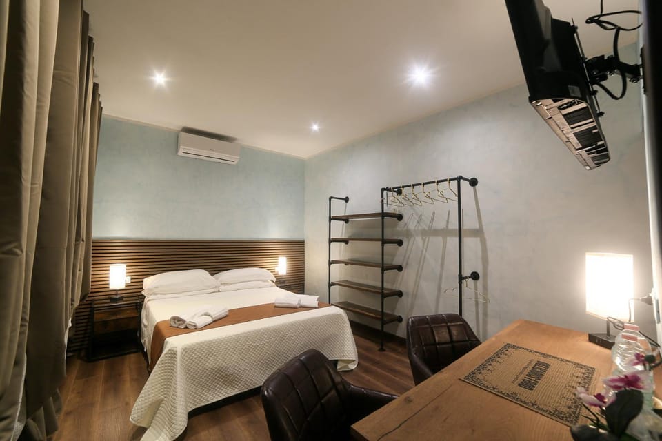 Dining area, Bedroom