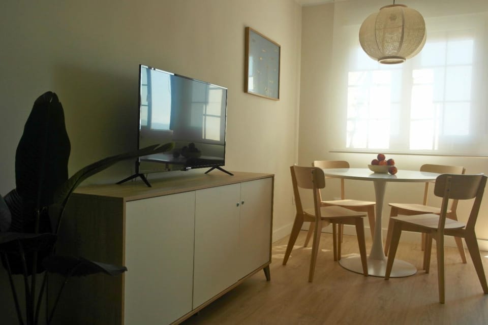 TV and multimedia, Dining area