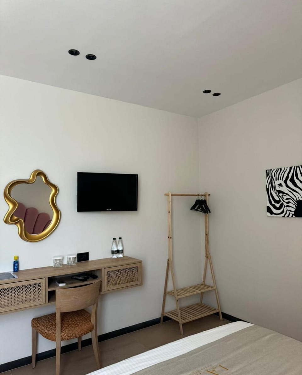 TV and multimedia, Decorative detail, Bedroom