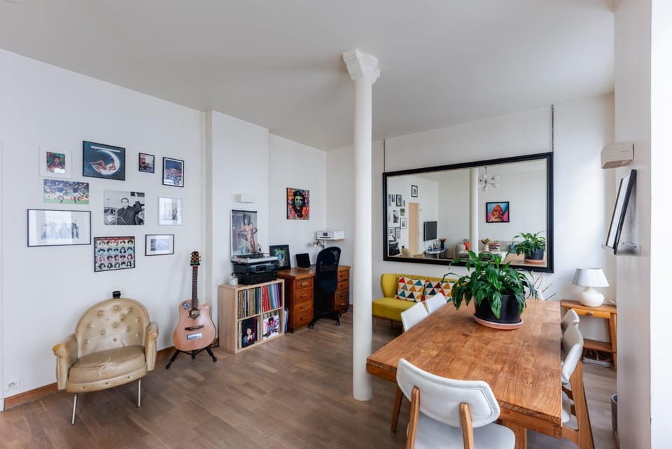 Grand appt 2 Ch proche Champs Elysees Montmartre Apartment in Paris