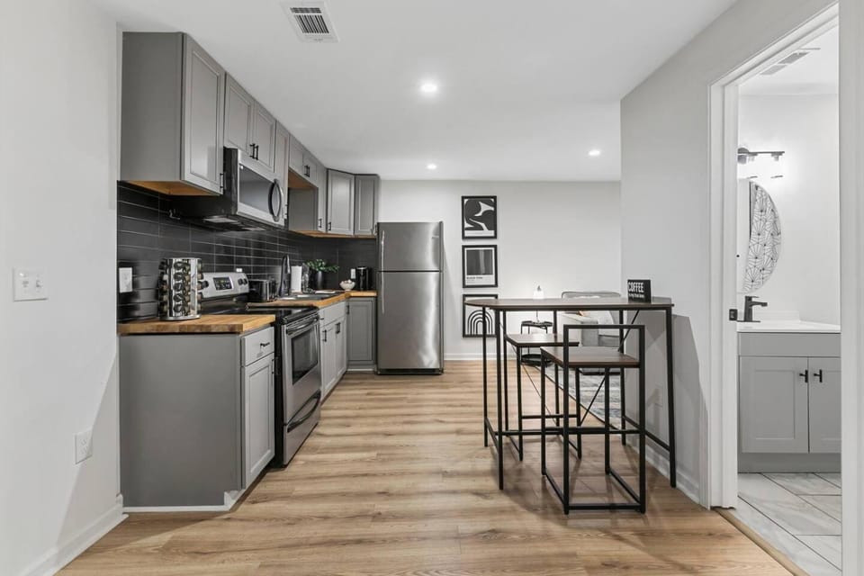 Cozy Unique 1 bed room with Free parking Apartment in Mableton
